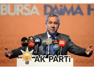 Halk Başbakanımızı kucaklayarak cevap veriyor