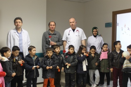 Minikler doktor olmaya karar verdi