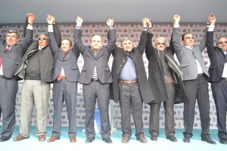 AK Parti çalışmalarını sürdürüyor