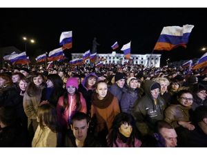 Kırım'da halk Rusya için "Evet" dedi