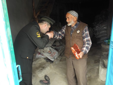 Jandarma yaşayan Kore gazisini evinde ziyaret etti