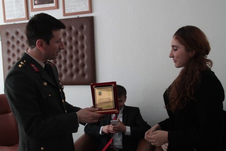 Jandarmadan "stresle mücadele" eğitimi veren öğretmenlere plaket