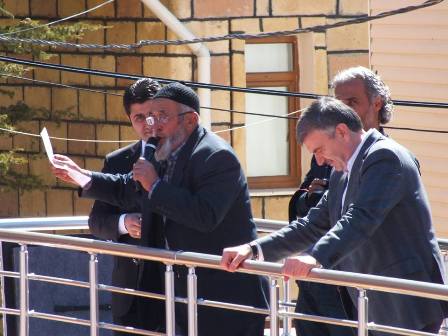 AK Parti şiiri okudu