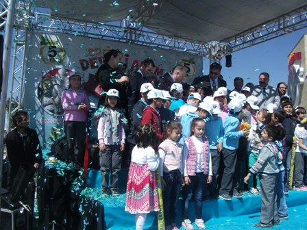 Öğrenciler park açılışına katıldı