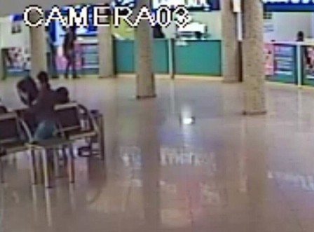 Çanta çalan şüpheli güvenlik kamerasında