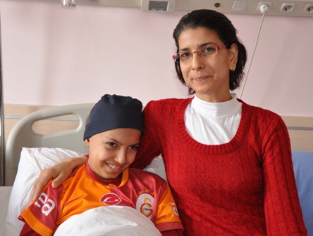 Kanser tedavisi gören 13 yaşındaki Mehmet hayata tutundu