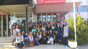 Huzurevini ziyaret ettiler