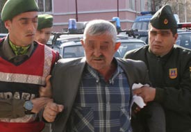 Köylüleri dolandıran örgüt çökertildi
