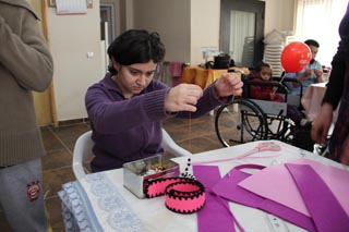 Seydişehir Halk Eğitim Merkezinden engellilere takı tasarım kursu