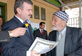 Emeklilere İstiklal Marşı okuma yarışması