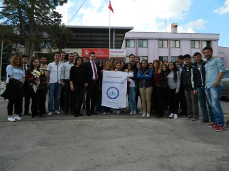 Öğrenciler yaşlıları unutmadı