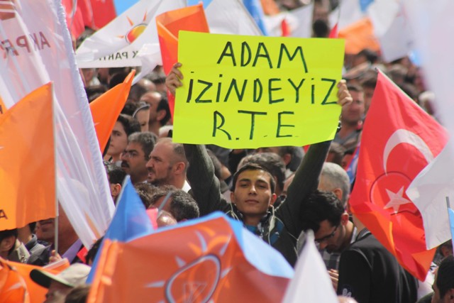 Konya Mitingi  PARALELİ  RAHATSIZ ETTİ