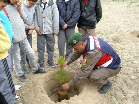 Tuzlukçu’da Şehitler için fidan