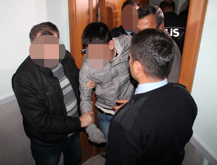 Gurbetçi ailenin evine girdi, suçüstü yakalandı