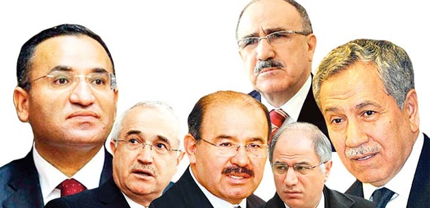 Devletin zirvesi ihanete kilitlendi