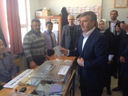 Akyürek oyunu kullandı