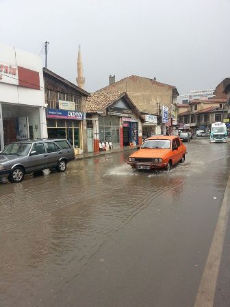 Yağmur hazırlıksız yakaladı