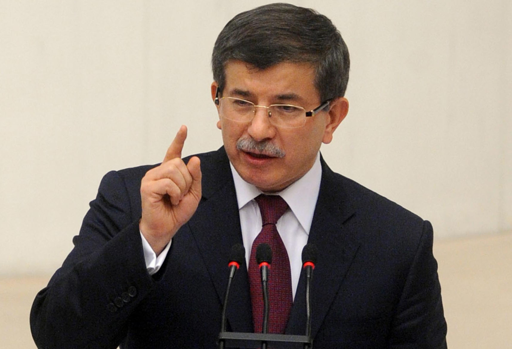 Bakan Davutoğlu Cemaat'e çok sert çıktı: Sabrediyoruz