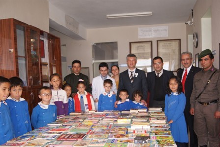 Tuzlukçu Milli Eğitim ve Jandarmadan kitap bağışı