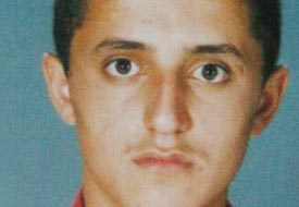 Torna makinesine sıkışan genç öldü