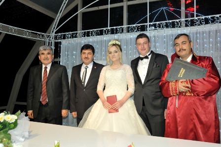 Işık ve Canan ailelerinin mutlu günü