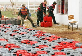 Lastikçide kaçak yakıt satışı