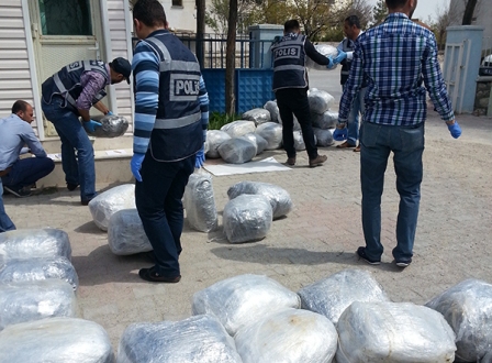 Konya'da yarım ton esrar ele geçirildi