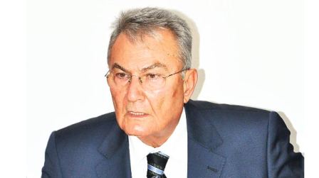 CHP karıştı! Deniz Baykal bastırıyor