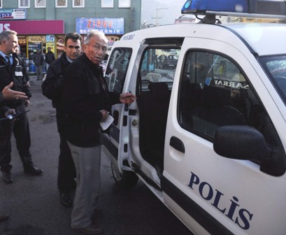İki dükkan komşusu arasında kavga