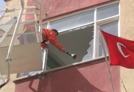 Rüzgâr hastane boşalttırdı