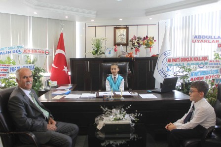 Minik Betül, 23 Nisan’da Belediye Başkanlığı Koltuğuna Oturdu