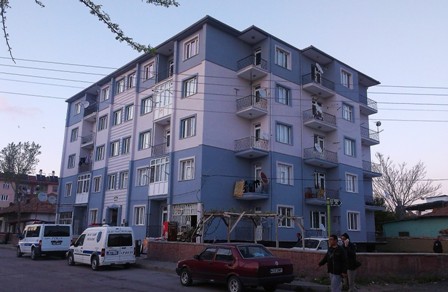 İki yaşındaki çocuk 4. kattan düştü