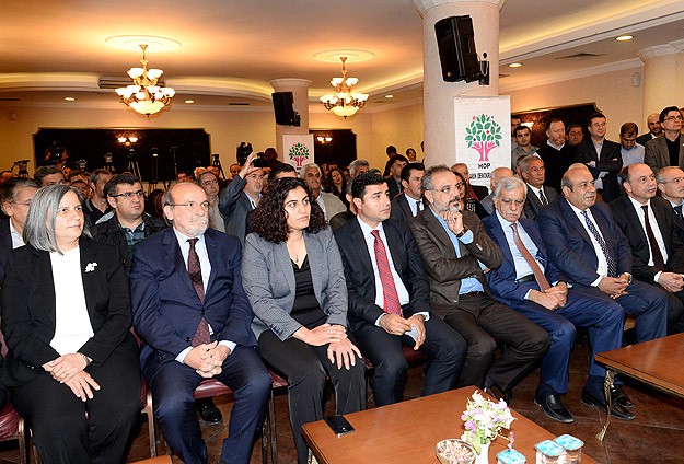 BDP'li milletvekilleri HDP'ye geçti