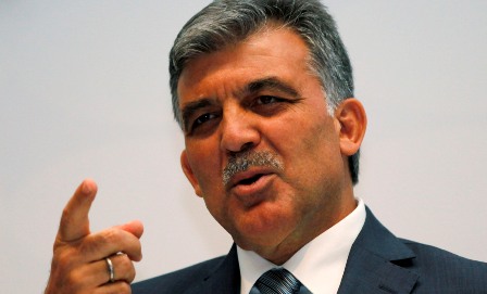 Abdullah Gül'den siyasete devam sinyali