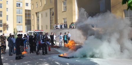 Necmettin Erbakan Üniversitesi Öğrencileri Yangın Tatbikatı Yaptı