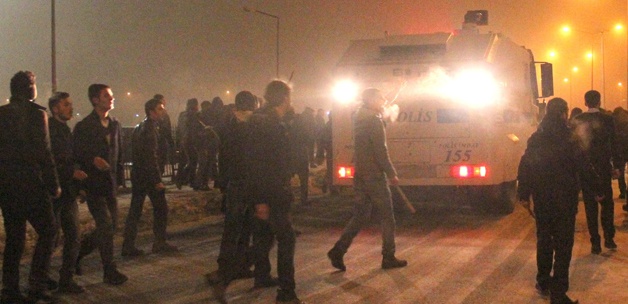 Eskişehir'de karşıt görüşlü öğrenciler arasında kavga