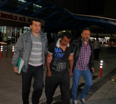 Para isteyen kardeşini bıçakladı