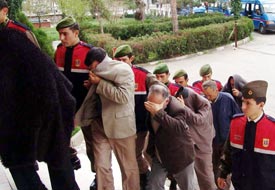 Yakalanan define avcıları tutuklandı