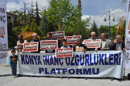Kaybeden demokrasi oldu
