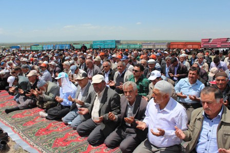 Beyşehir'de çiftçiler yağmur duasında