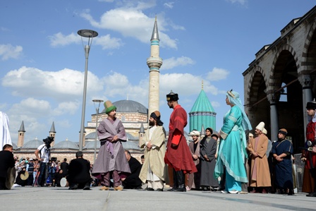 HAZRETİ MEVLANA VE AİLESİ 786. KEZ KARŞILANDI
