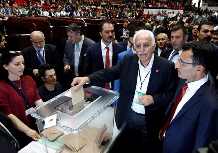 Saadet'te 'değişen' yok