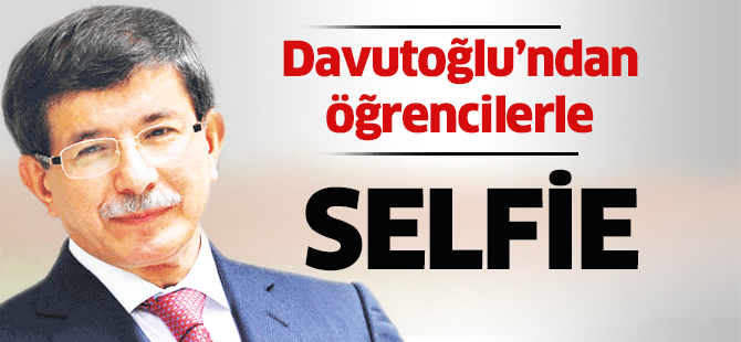 Davutoğlu'dan yemekhane 'selfie'si