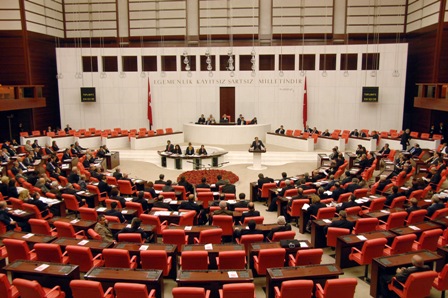 Dört eski bakanla ilgili soruşturması önergeleri Genel Kurul'da