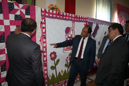 Ahşap dekorasyon ve dikiş nakış kurslarının yıl sonu sergisi açıldı