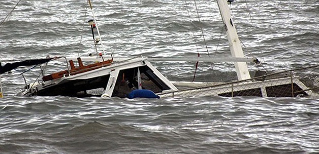 Libya'da tekne battı: 4 ölü, 74 kayıp
