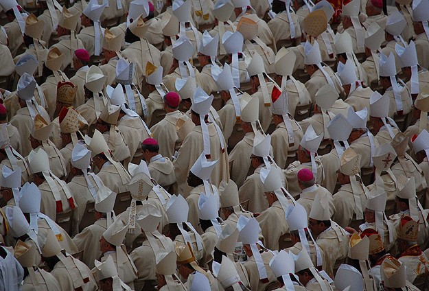 İstismarcı papazlar açıklanmalı