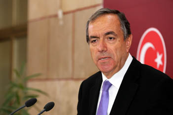 Kart avukatların chipli kimlik kartlarını sordu