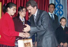 Öğrencilere ödülleri verildi
