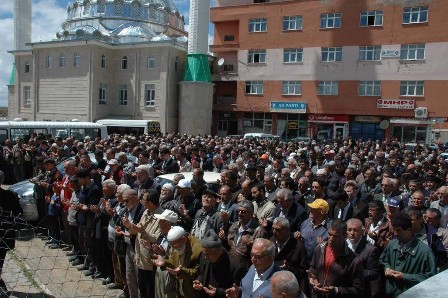 Hüyük’te çiftçi yağmur duasına çıktı